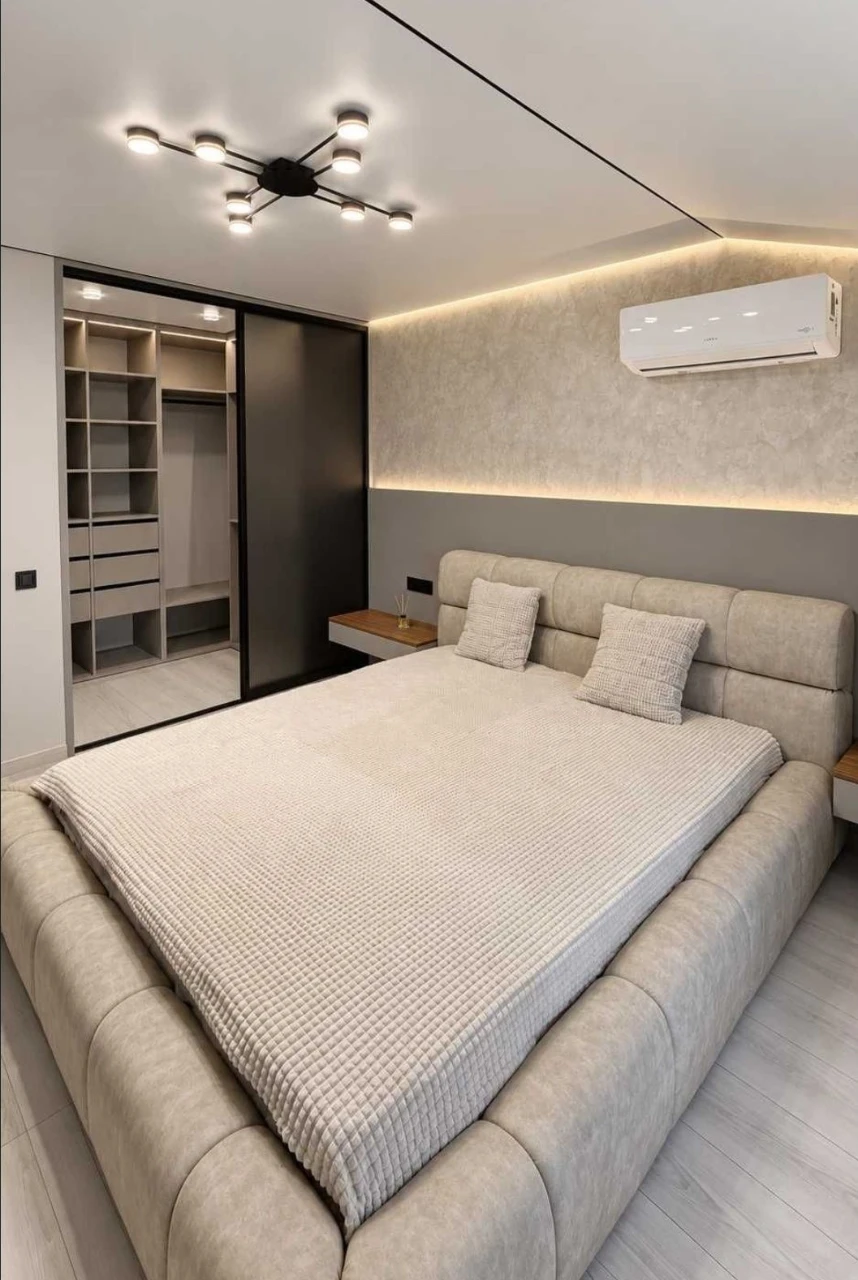 Cсновка, closed courtyard, parking space. 85 sq.m. in a luxurious renovated apartment.