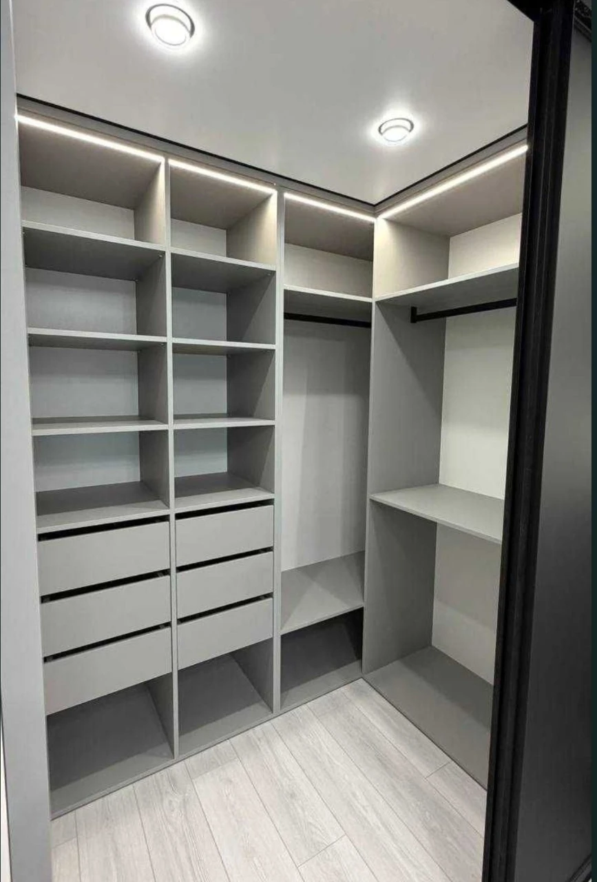 Cсновка, closed courtyard, parking space. 85 sq.m. in a luxurious renovated apartment.