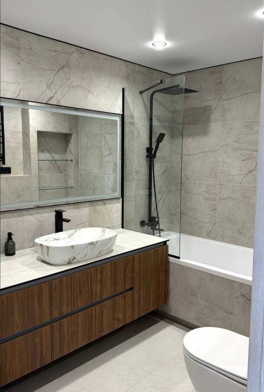 Cсновка, closed courtyard, parking space. 85 sq.m. in a luxurious renovated apartment.