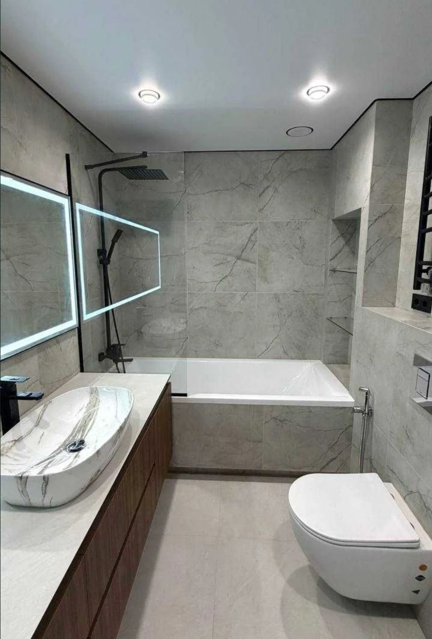 Cсновка, closed courtyard, parking space. 85 sq.m. in a luxurious renovated apartment.