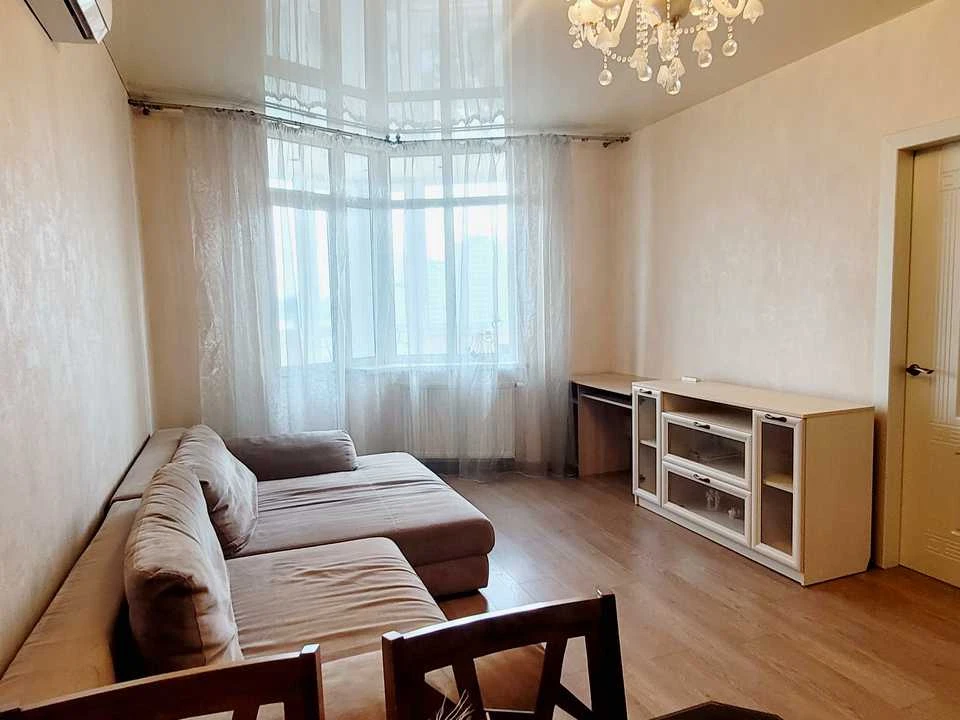 Apartment. Metropolitan Vasyl Lipkivsky Street, Kyiv
