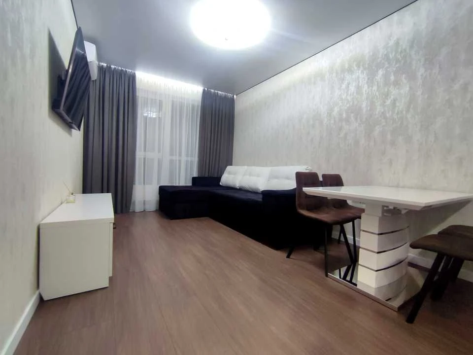 Apartment. Revutskogo st.
