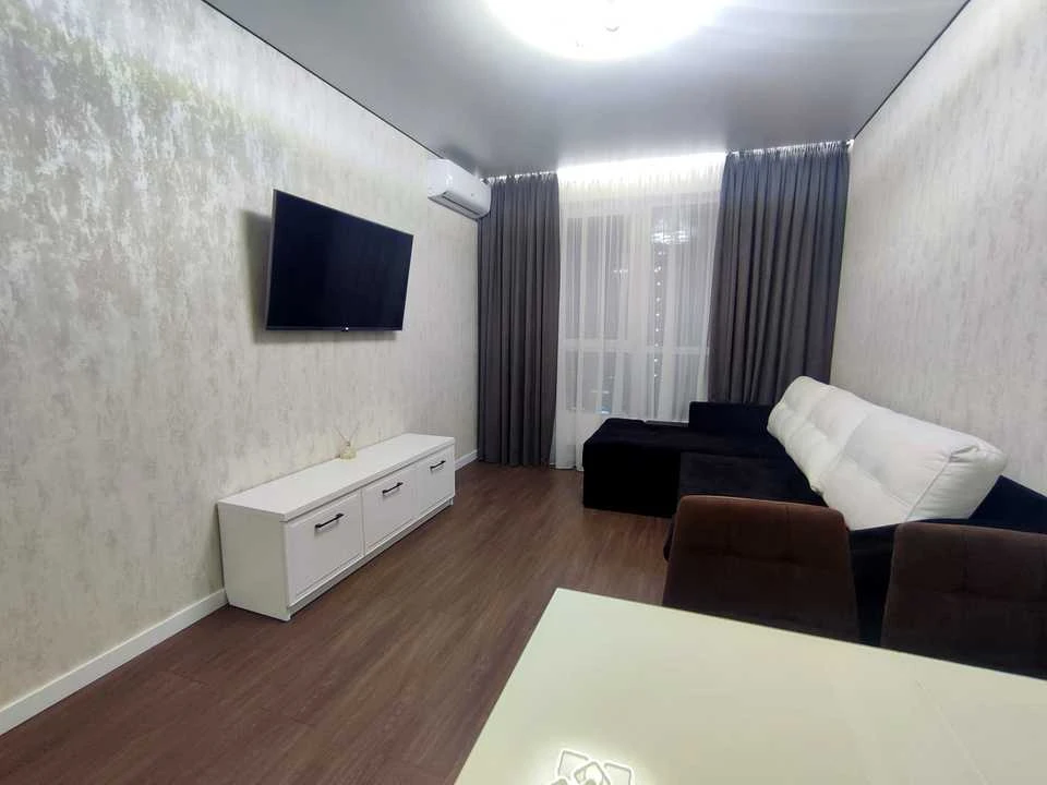 Apartment. Revutskogo st.