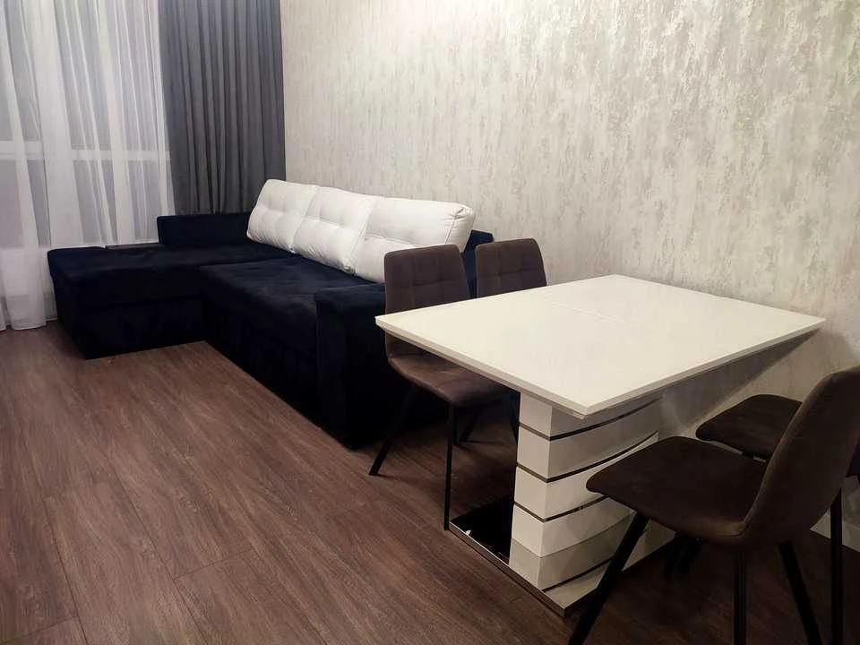 Apartment. Revutskogo st.