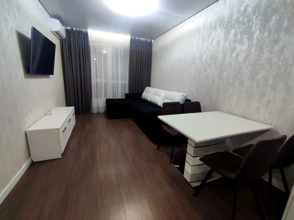 Apartment. Revutskogo st.