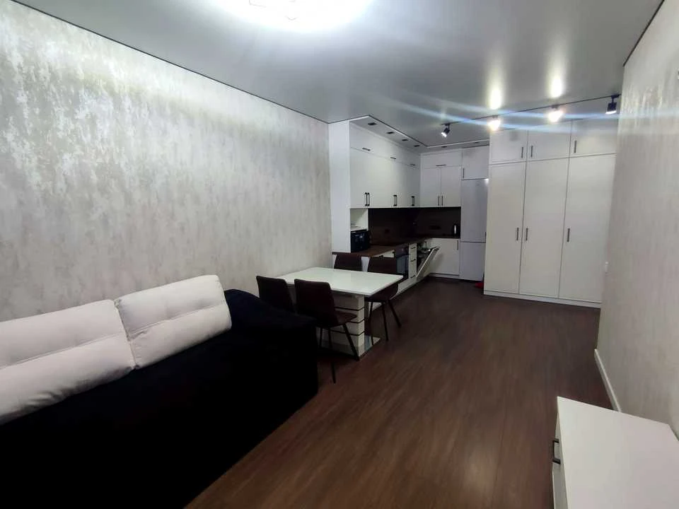 Apartment. Revutskogo st.