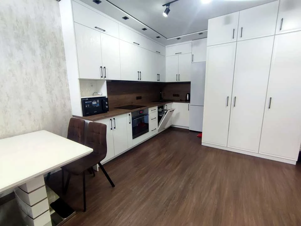 Apartment. Revutskogo st.