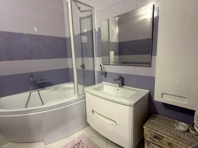 Rent 1-bedroom apartment 56 sq m on 5th floor