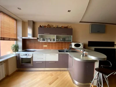 Rent 4-room apartment 130 m² on the 6th floor of a 23-story building.