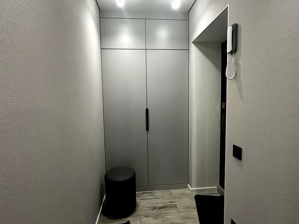 Apartment. Bratislava Street, Kyiv