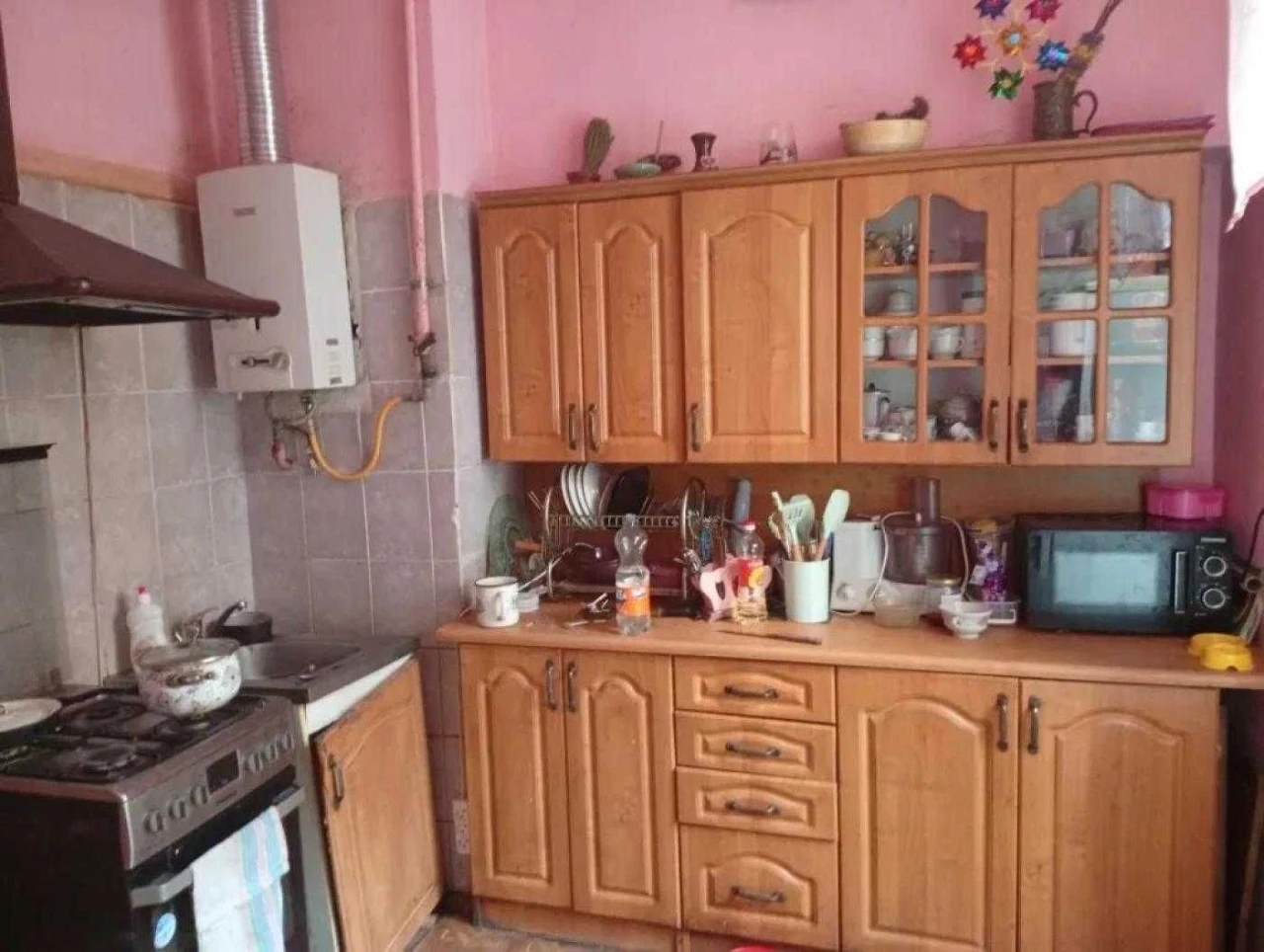 4 bedroom apartment in an Austrian building in the center of Lviv