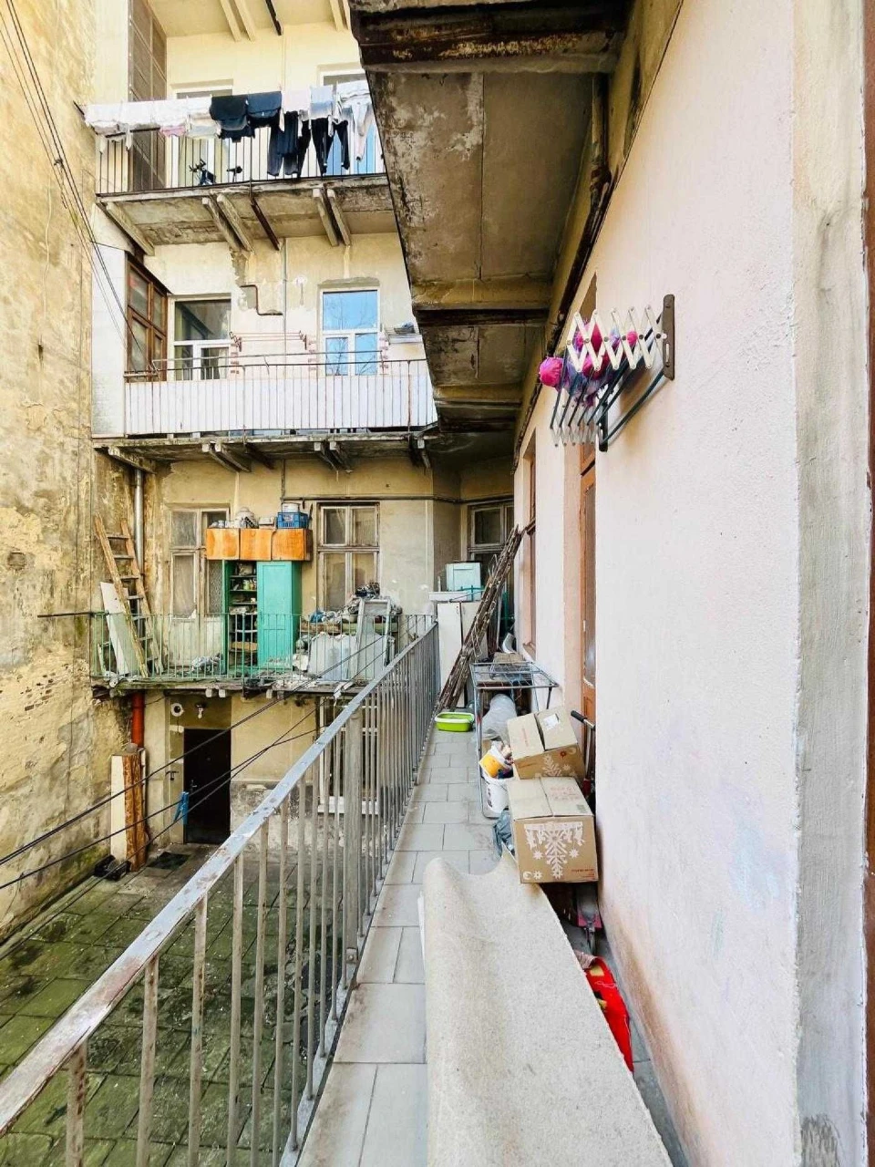 4 bedroom apartment in an Austrian building in the center of Lviv