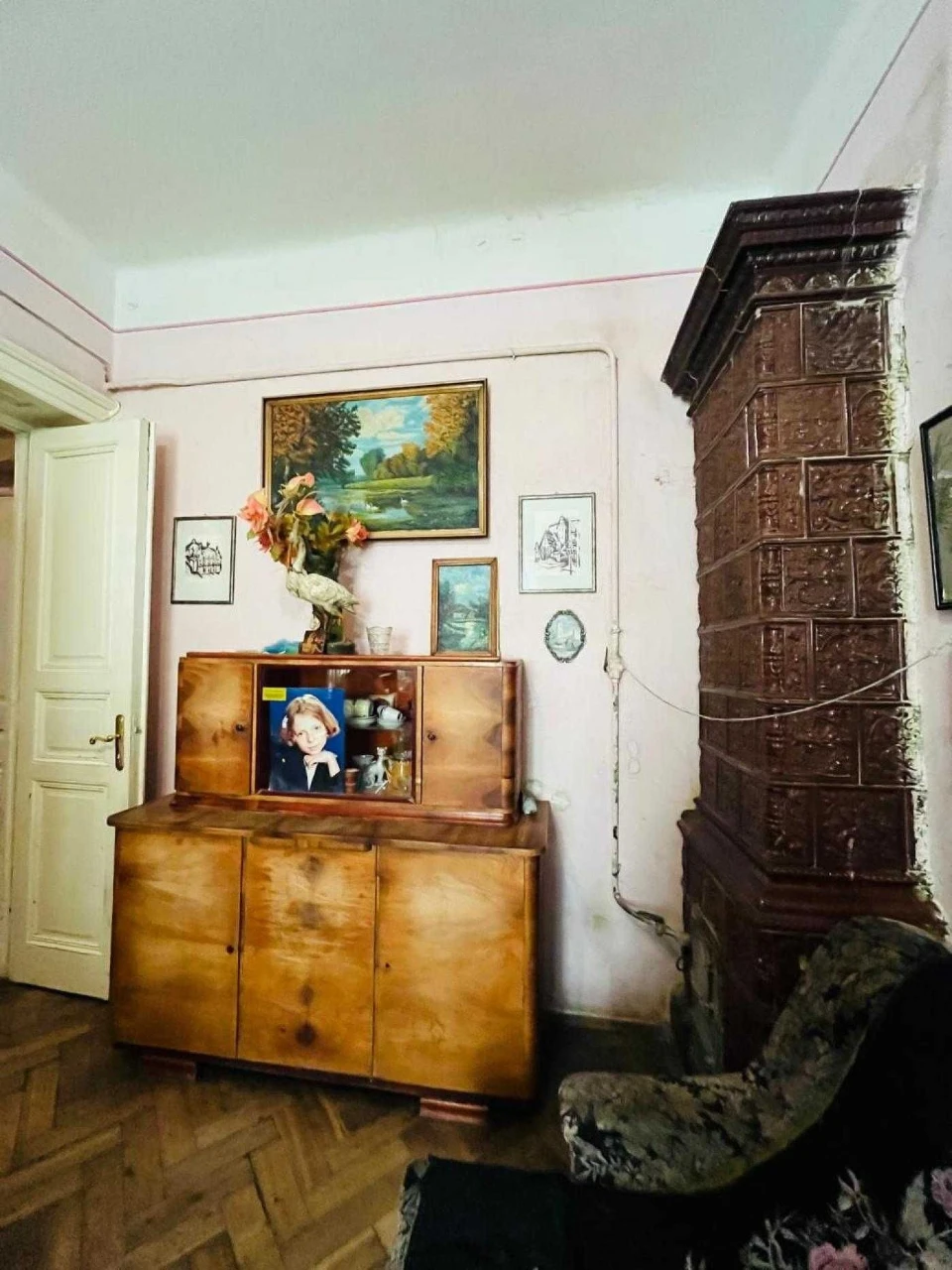 4 bedroom apartment in an Austrian building in the center of Lviv
