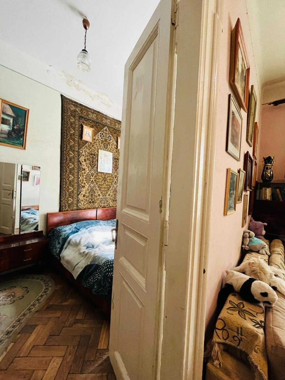 4 bedroom apartment in an Austrian building in the center of Lviv