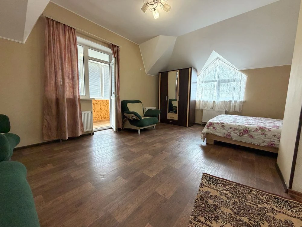 Sale of a 1-room apartment with its own heating in the center!
