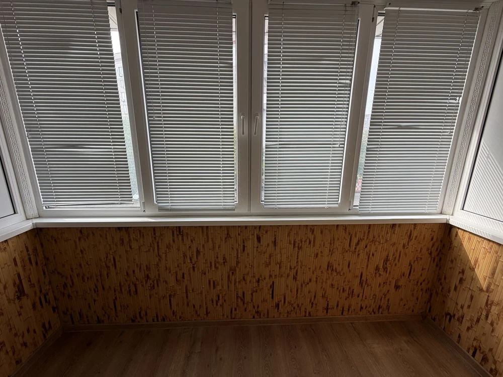Sale of a 1-room apartment with its own heating in the center!