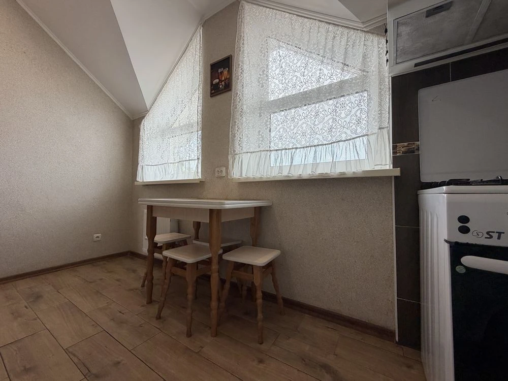 Sale of a 1-room apartment with its own heating in the center!