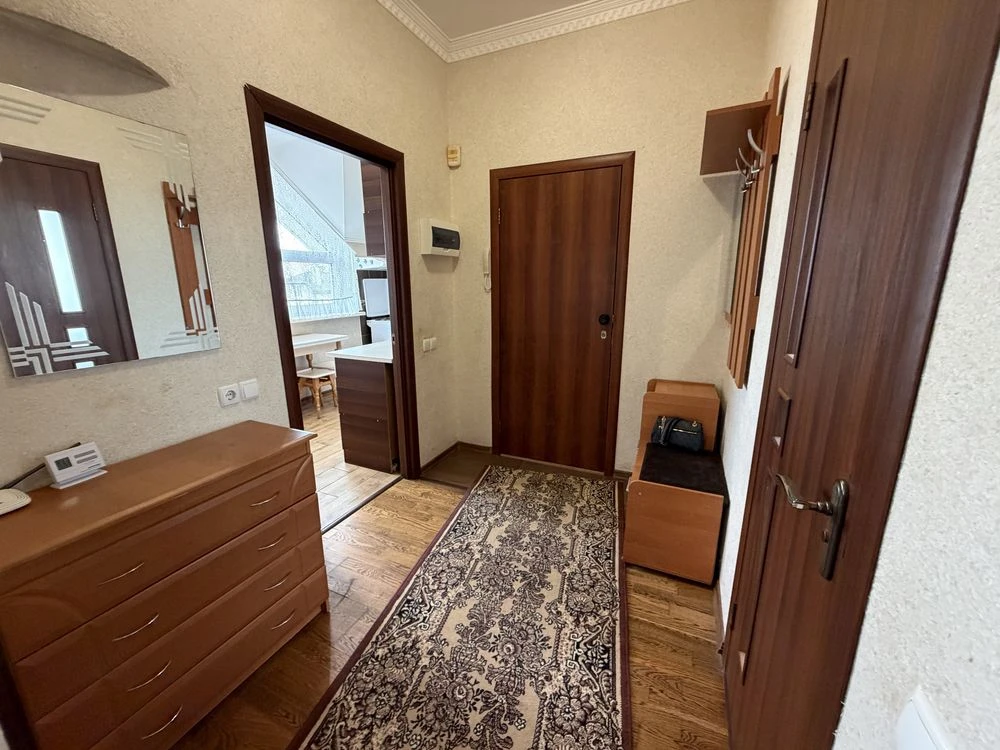 Sale of a 1-room apartment with its own heating in the center!