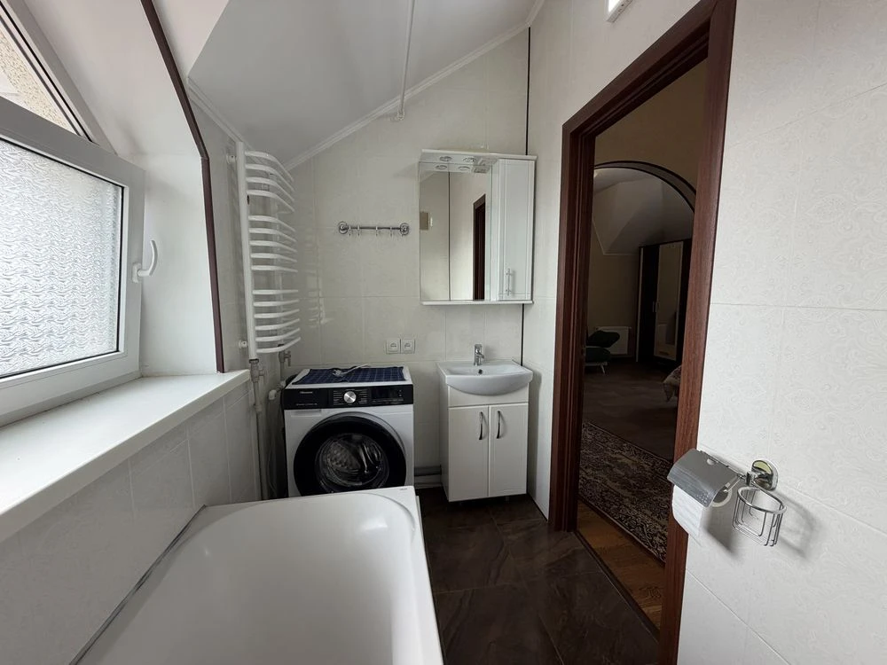 Sale of a 1-room apartment with its own heating in the center!