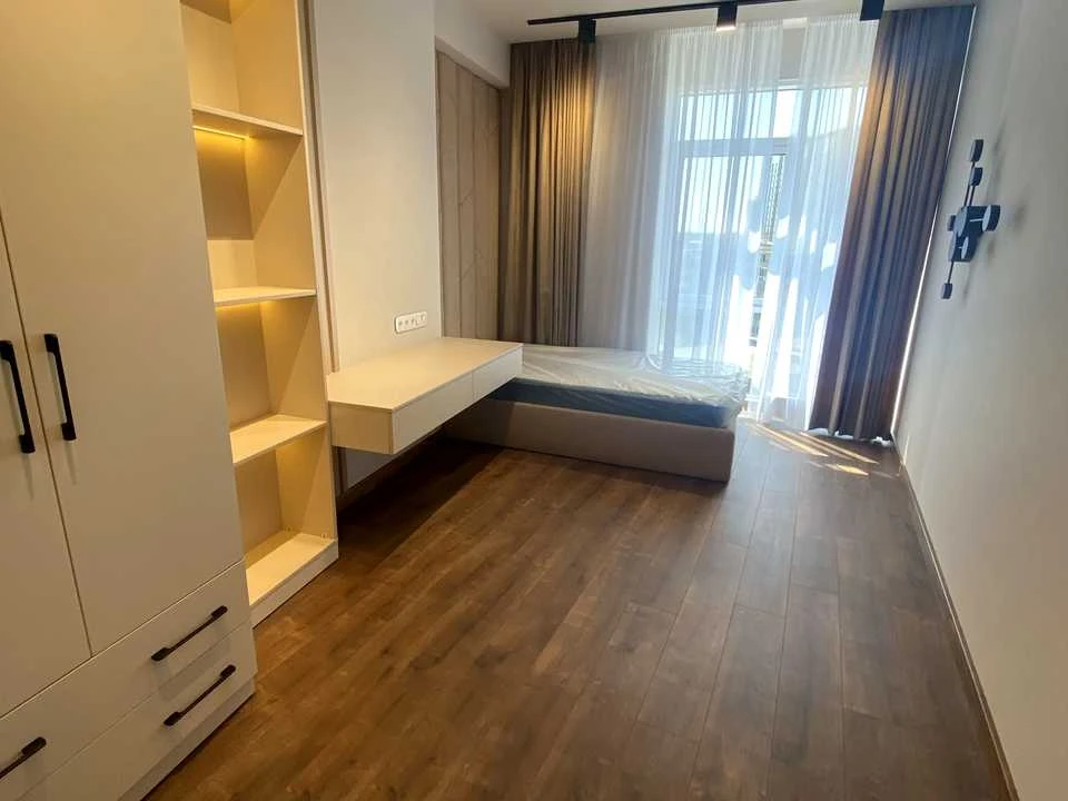 Apartment. Buslovska st.