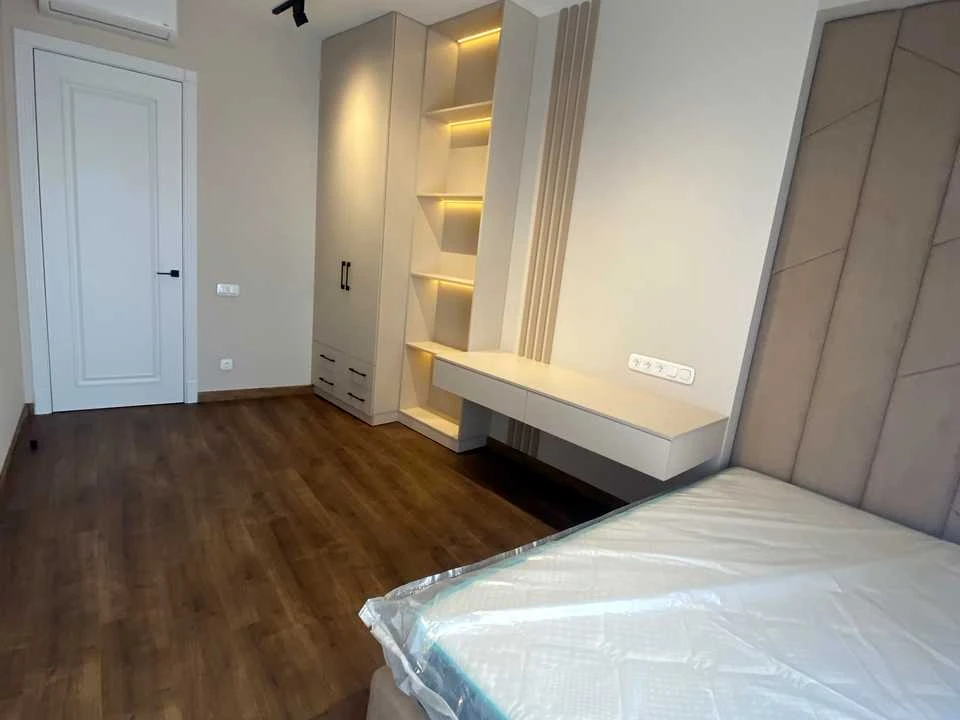 Apartment. Buslovska st.
