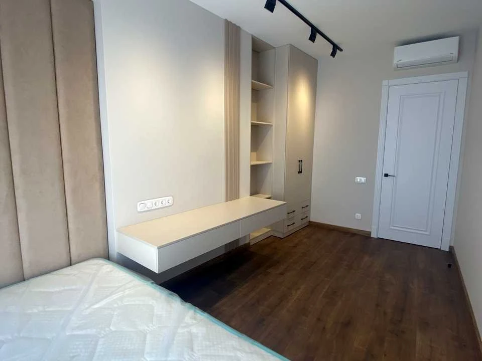 Apartment. Buslovska st.