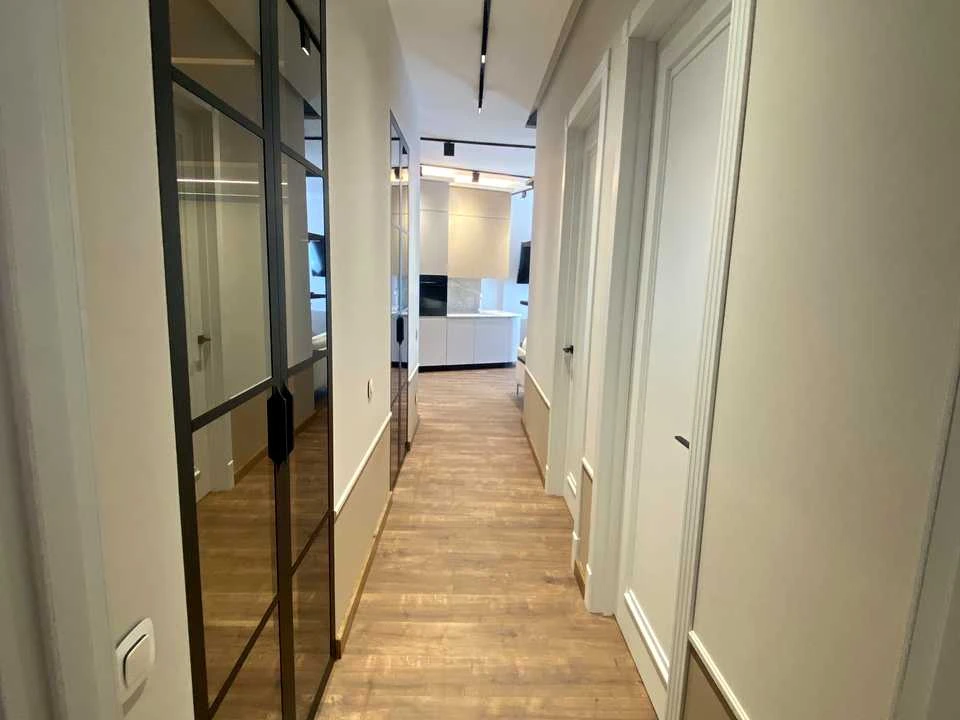 Apartment. Buslovska st.