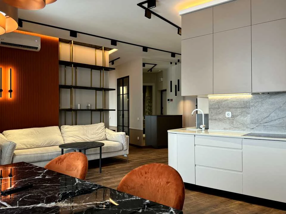 Apartment. Buslovska st.