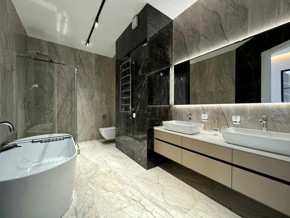Apartment. Buslovska st.