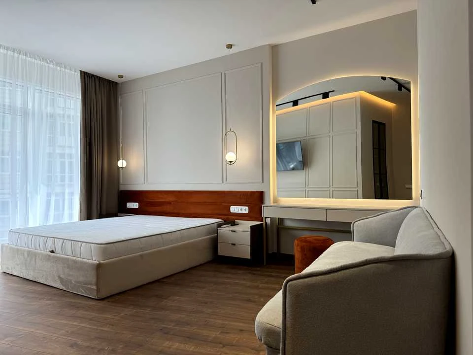 Apartment. Buslovska st.
