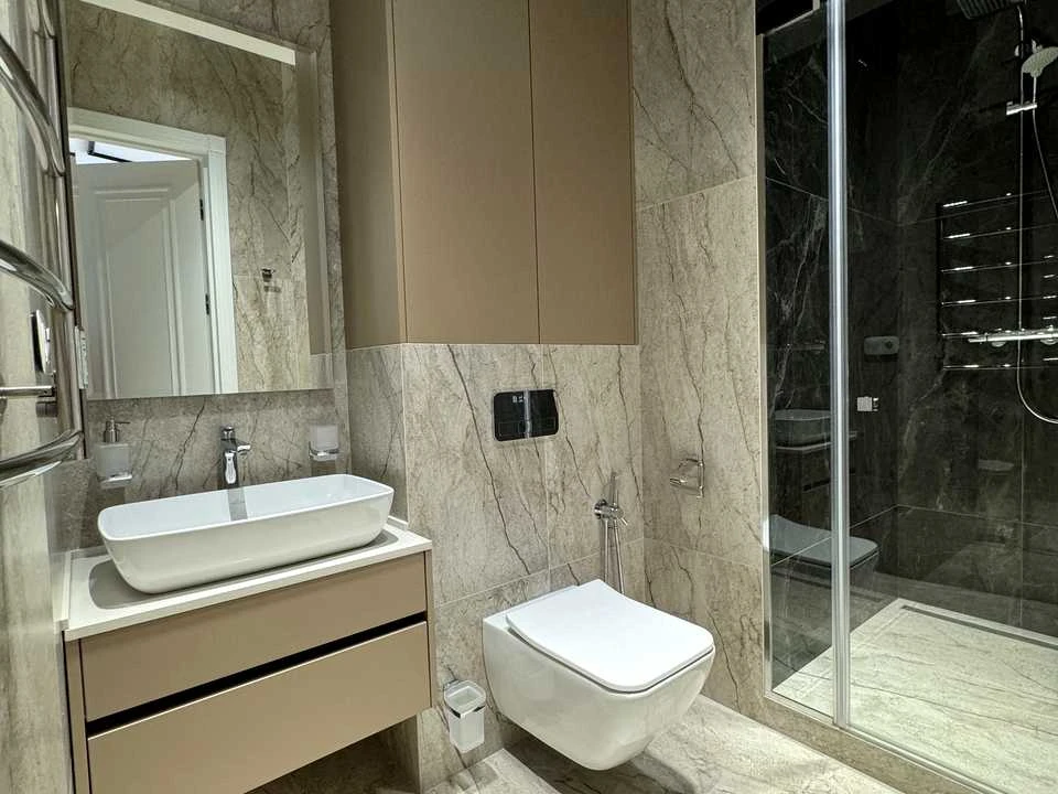 Apartment. Buslovska st.