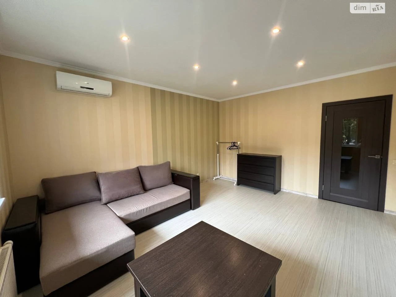 Long-Term Rental Apartment Feophania