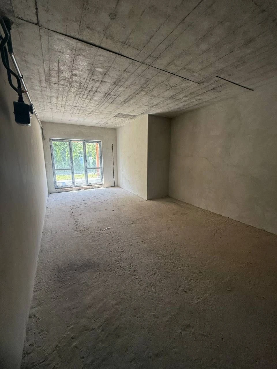 Sale of a 2-room apartment with a private patio in ЖК Інжир вул Брю