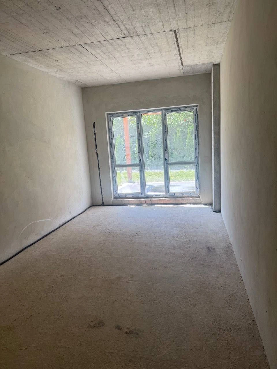 Sale of a 2-room apartment with a private patio in ЖК Інжир вул Брю