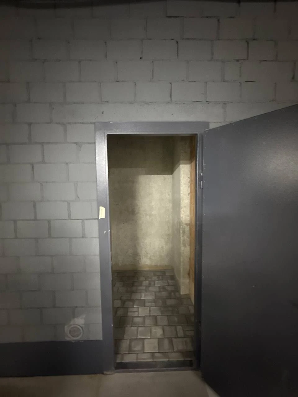 Sale of a 2-room apartment with a private patio in ЖК Інжир вул Брю