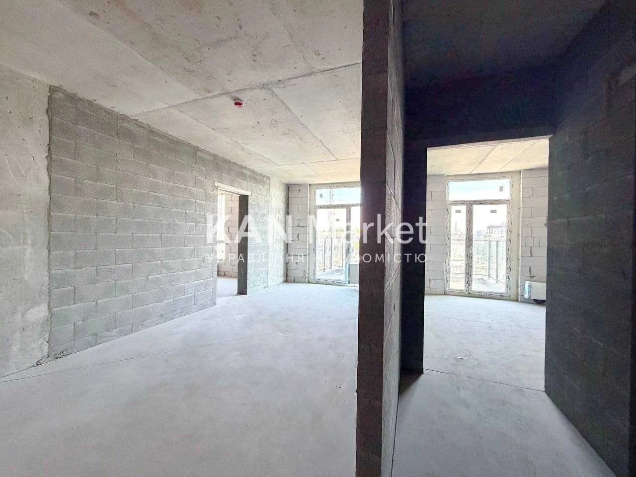 Продаж 2к квартири 63,3 м² з великим відкритим балконом у Фа