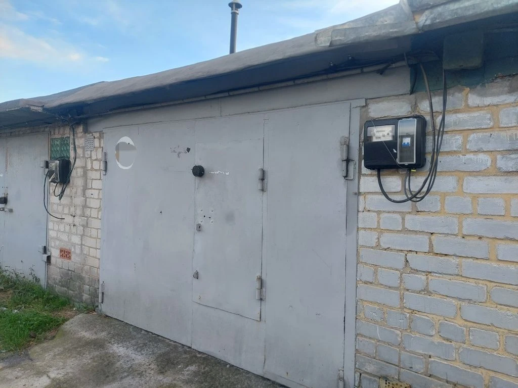 For Sale: Garage - AutoMobilist
