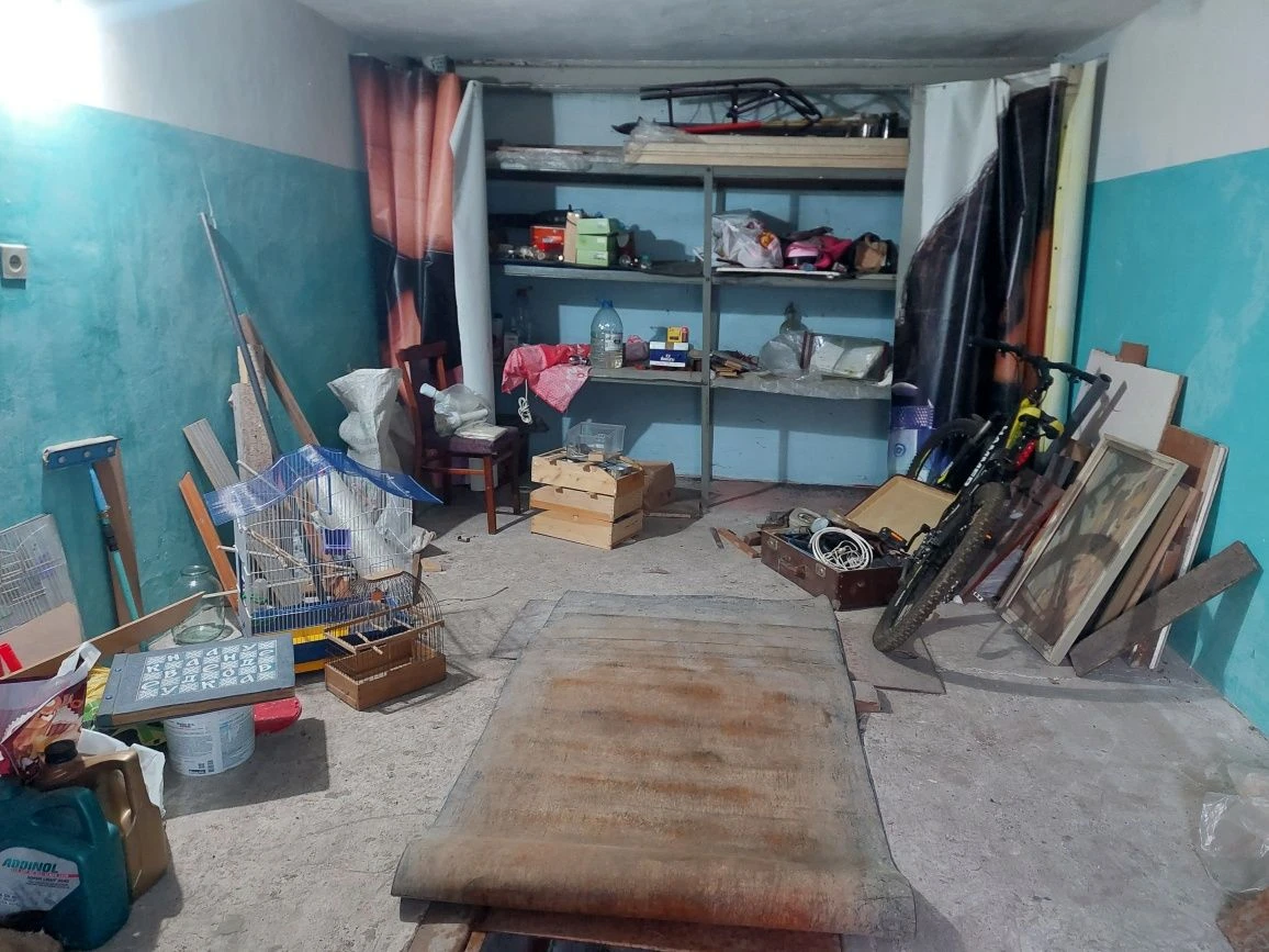 For Sale: Garage - AutoMobilist