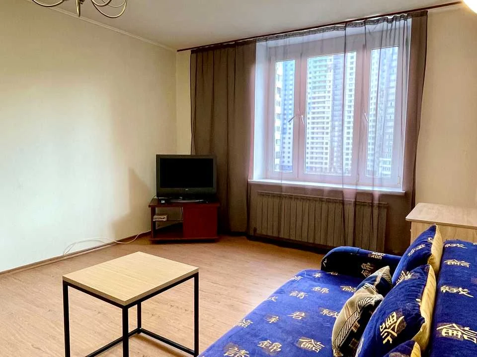 Apartment. Zdolbunivska Street, Kyiv