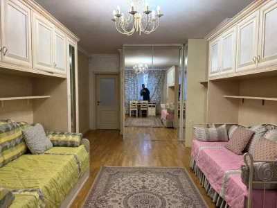 Квартира. Київ, Раїси Окіпної вул.