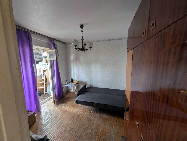 1-bedroom apartment near the Lesova metro station (10 minutes walk), Vasyl Ivaniasa st.