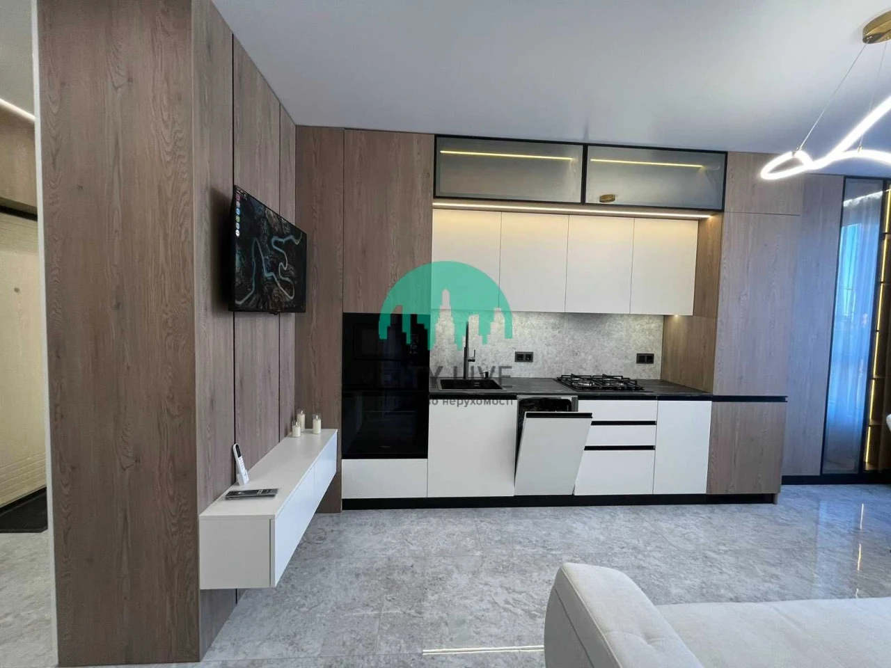 Stylish 1-bedroom apartment with designer renovation and panoramic views
