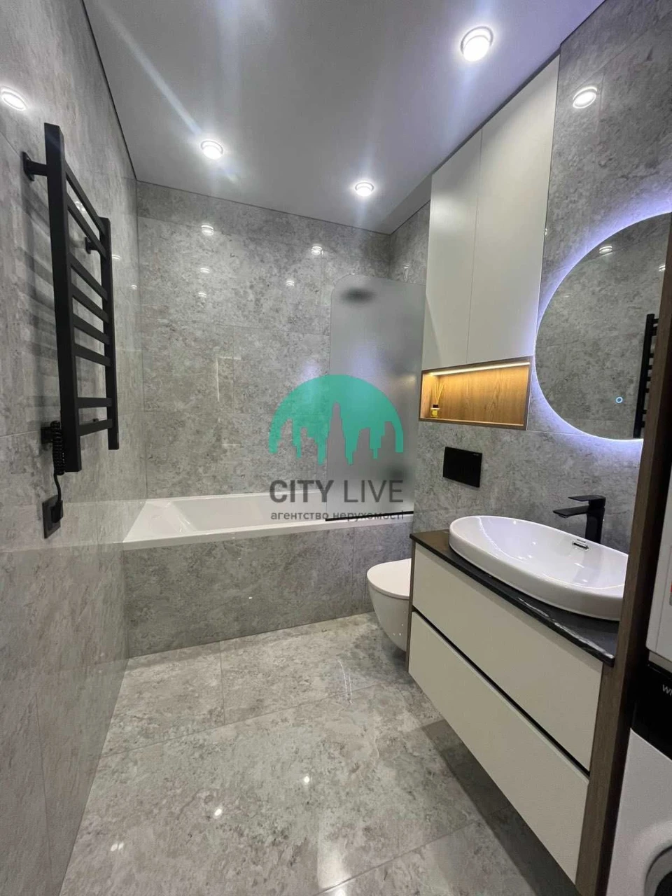 Stylish 1-bedroom apartment with designer renovation and panoramic views