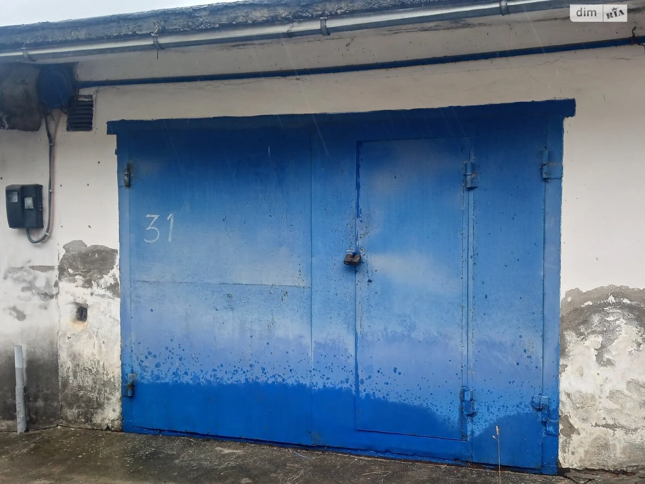 For Sale: Separate Garage