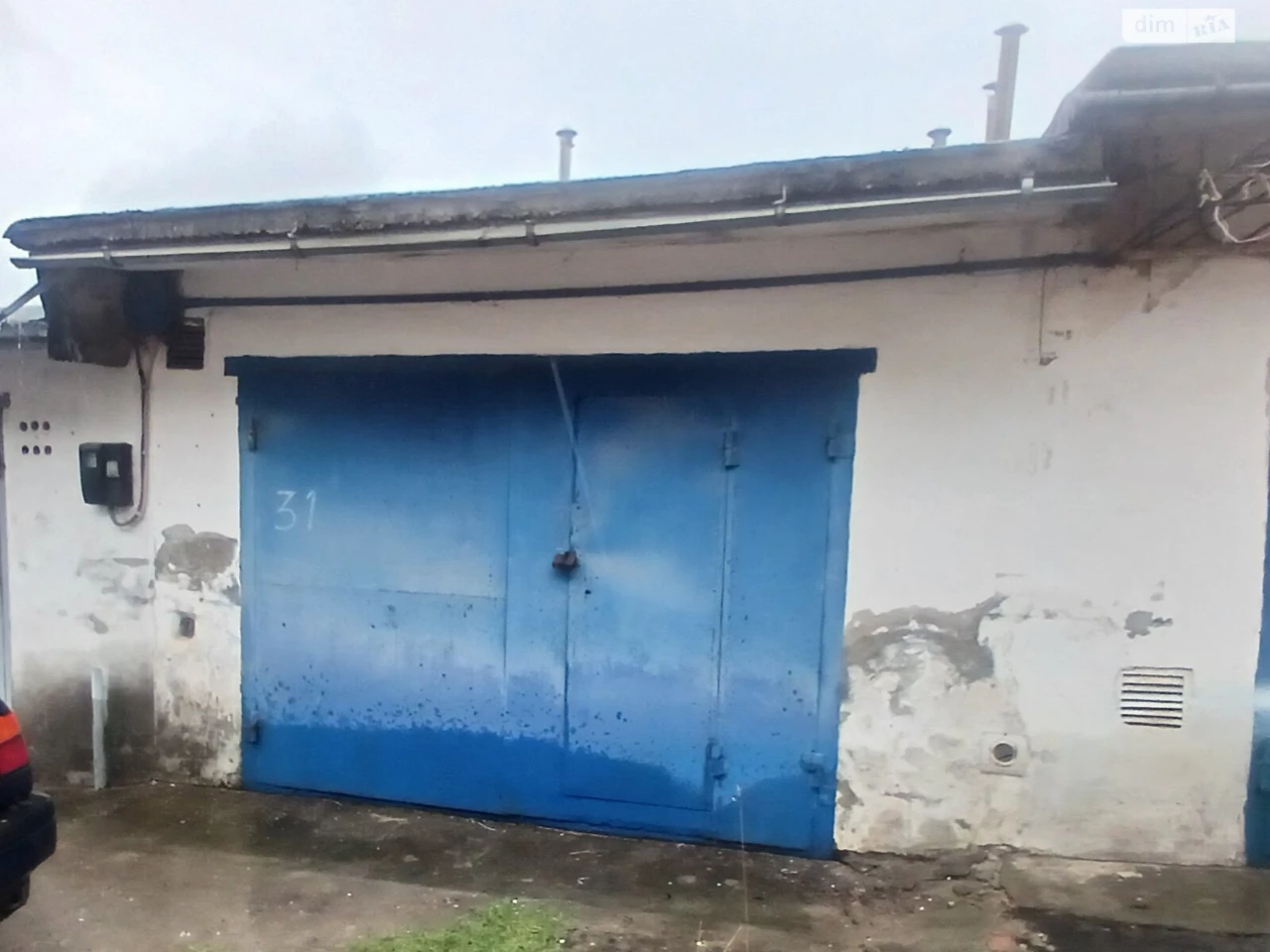 For Sale: Separate Garage