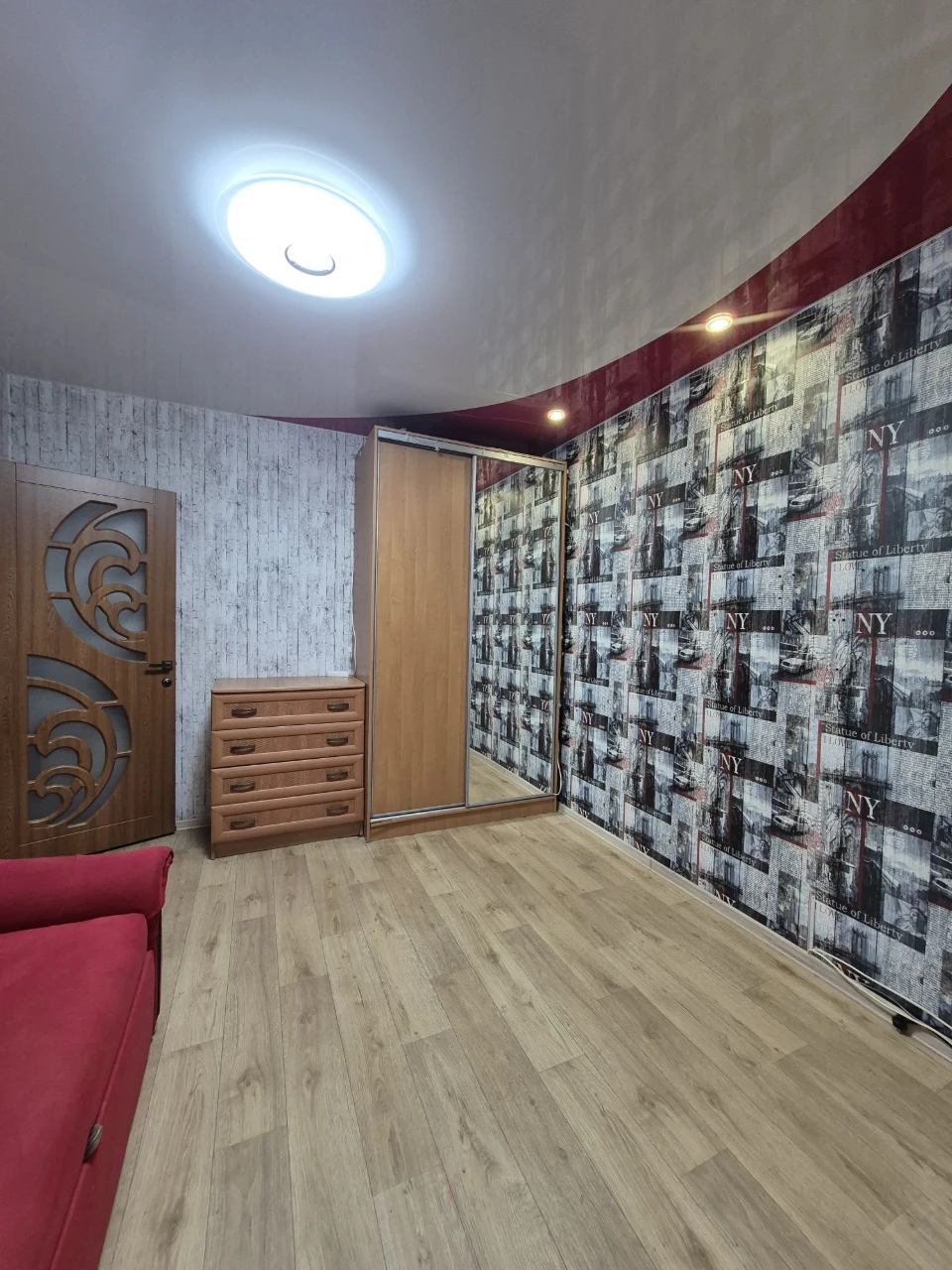 Sale of a 3-room apartment. Center.
