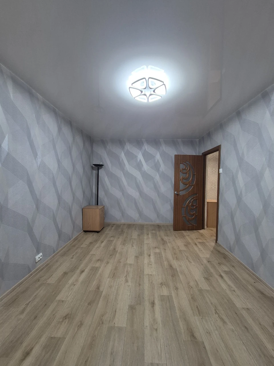 Sale of a 3-room apartment. Center.