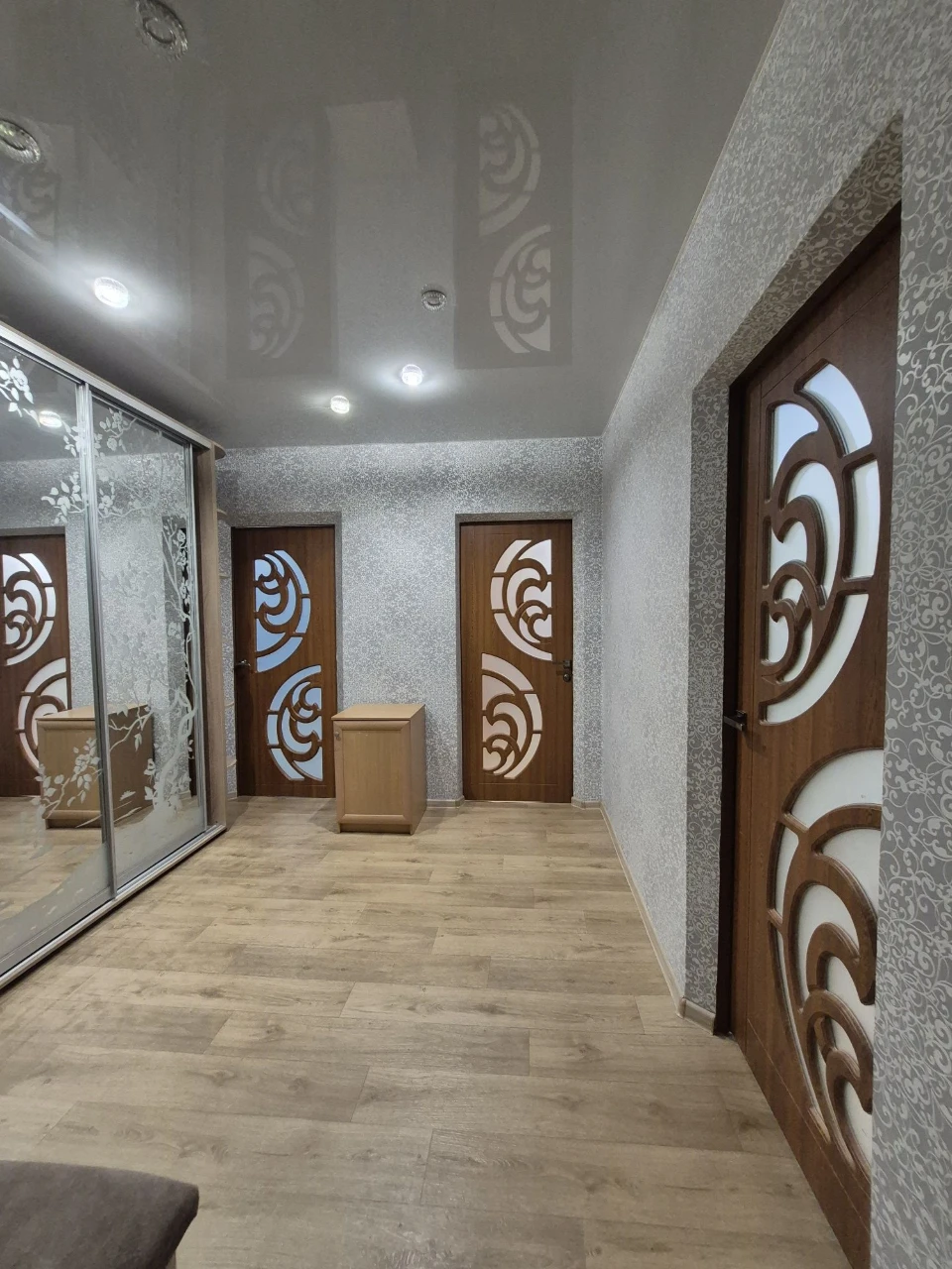 Sale of a 3-room apartment. Center.