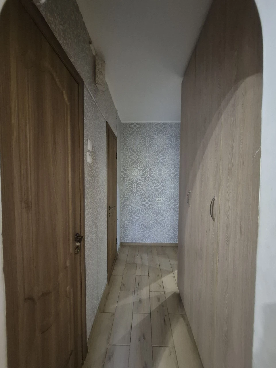 Sale of a 3-room apartment. Center.