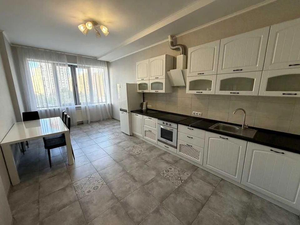 Apartment. Дніprovska naberezhna st.